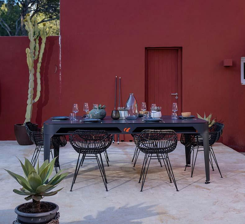 Hyphen Outdoor Dining Pool Table - Centric Billiard | Hong Kong's Premier Pool Table and Game Tables Retailer