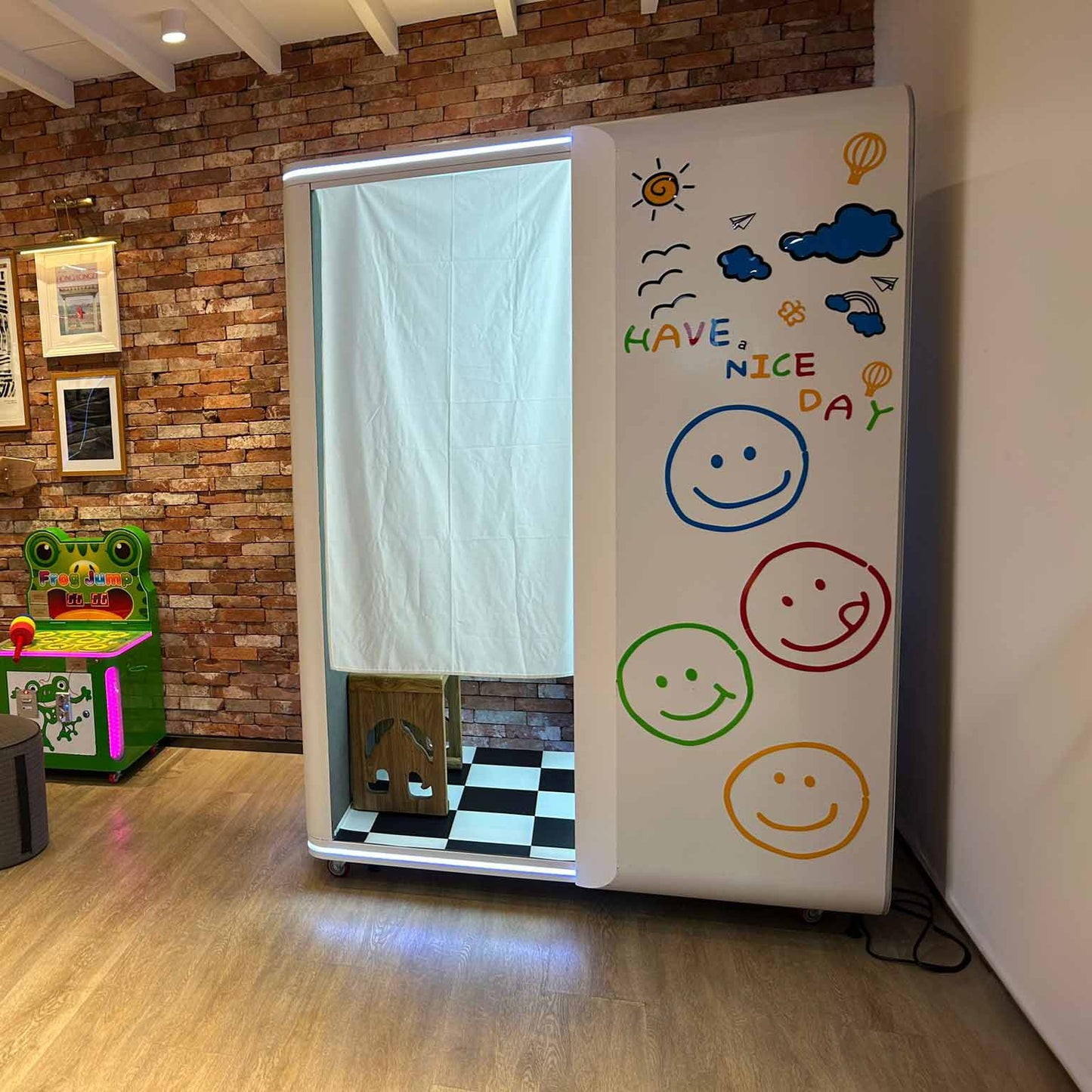 Smile Station Photo Booth - Centric Billiard | Hong Kong's Premier Pool Table and Game Tables Retailer